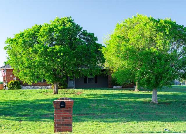 Property at 627 W Washington St, Piedmont, OK 73078, 3 beds, 2 baths