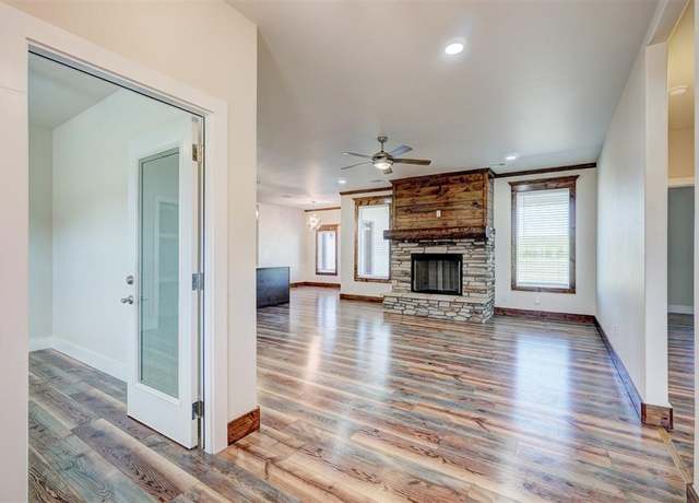 Property at 4351 Whitetail Dr, Guthrie, OK 73044, 4 beds, 2.5 baths