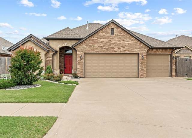 Property at 11609 SW 14th St, Yukon, OK 73099, 4 beds, 2 baths