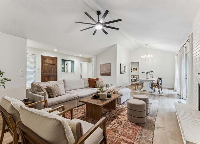 Property at 2208 Dover Dr, Edmond, OK 73034, 3 beds, 2 baths