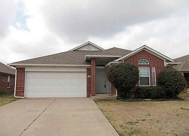 Property at 1908 Frost Ln, Norman, OK 73071, 3 beds, 2 baths