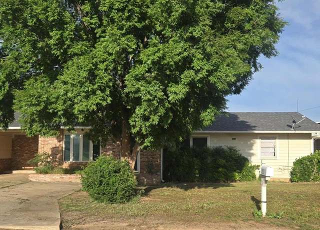 Property at 601 N Morton St, Hollis, OK 73550, 3 beds, 2 baths