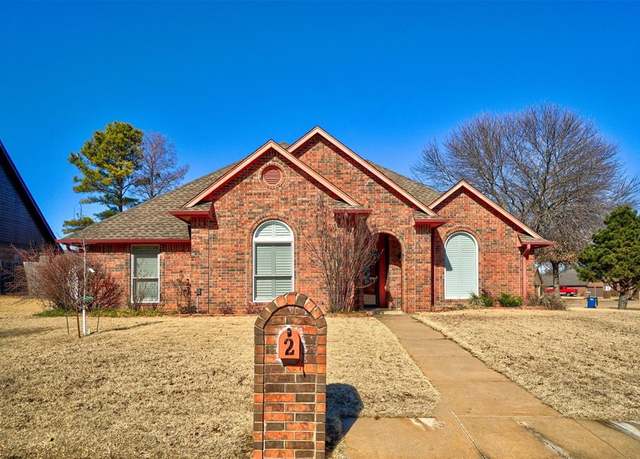 Property at 2 Brentwood Pl, Shawnee, OK 74804, 3 beds, 2 baths