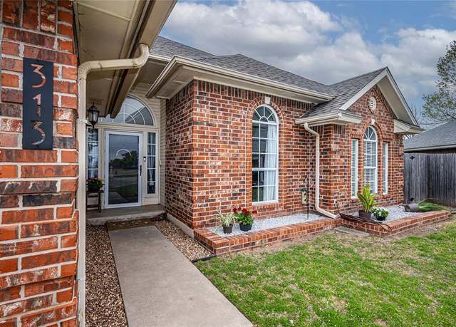 Property at 313 SW 129th St, Oklahoma City, OK 73170, 4 beds, 2 baths