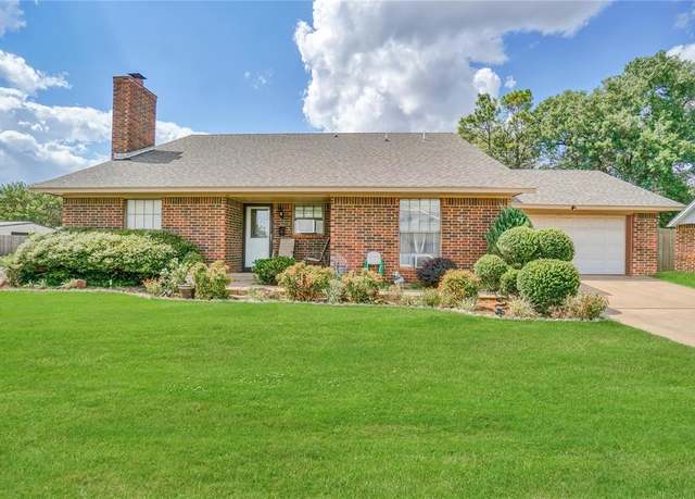 Property at 109 Mockingbird Ln, Elk City, OK 73644, 3 beds, 2 baths