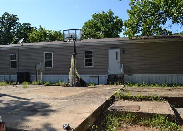 Property at 17500 E Cedar Ln, Norman, OK 73026, 3 beds, 2 baths