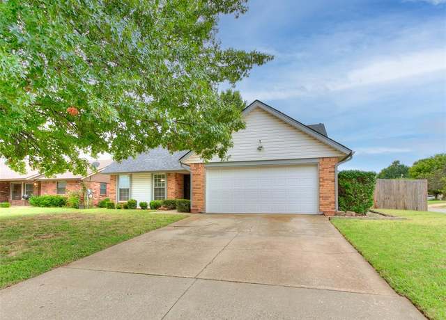 Property at 805 Mallard Ave, Edmond, OK 73003, 3 beds, 2 baths