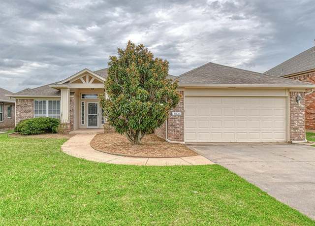 Property at 13028 SW 4th St, Yukon, OK 73099, 3 beds, 2 baths