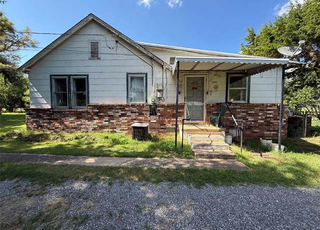 Property at 808 Oakdale Dr, Oklahoma City, OK 73127, 3 beds, 2 baths
