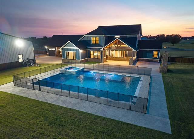 Property at 115 Weaver Ct, Noble, OK 73068, 4 beds, 3 baths