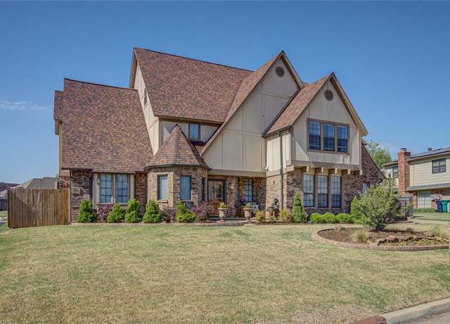 Property at 2724 SW 113th St, Oklahoma City, OK 73170, 4 beds, 4.5 baths