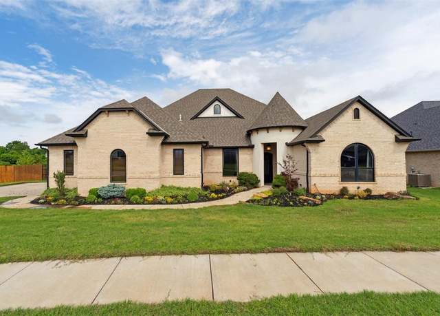 Property at 1111 Colonial Ave, Tuttle, OK 73089, 4 beds, 3.5 baths