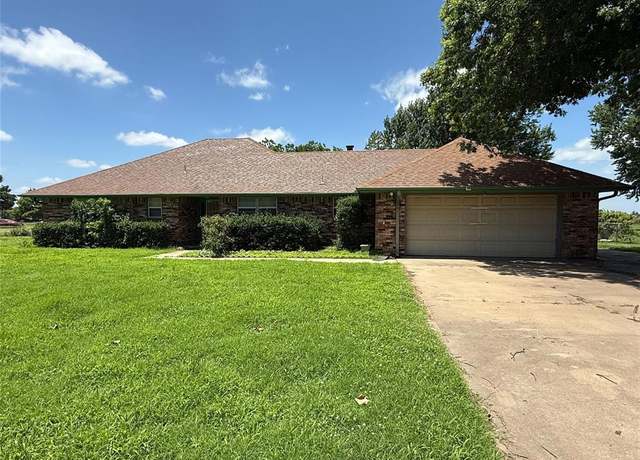Property at 18 Clark Cir, Shawnee, OK 74804, 2 beds, 2 baths