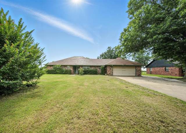 Property at 18 Clark Cir, Shawnee, OK 74804, 2 beds, 2 baths