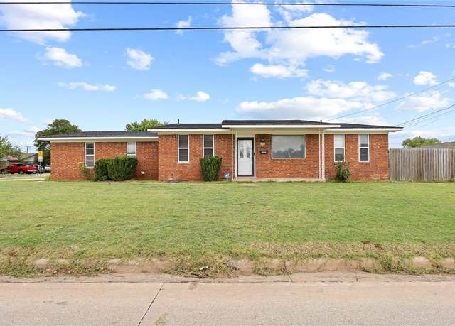 Property at 2221 W Modelle Ave, Clinton, OK 73601, 3 beds, 2 baths