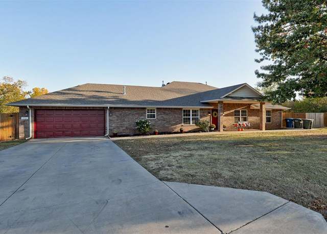 Property at 1401 Ketch St, Edmond, OK 73003, 6 beds, 3 baths