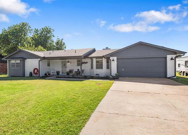 Property at 16 Clark Cir, Shawnee, OK 74804, 3 beds, 2 baths