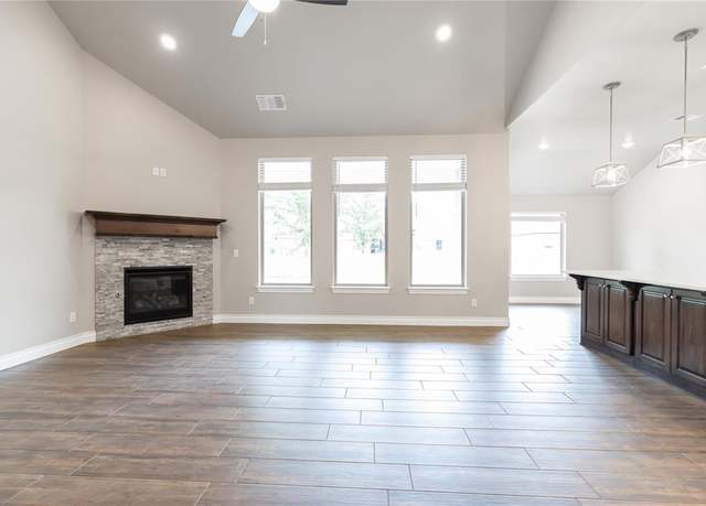 Property at 8701 Tyrion Dr, Edmond, OK 73007, 4 beds, 2.5 baths