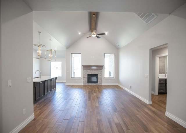 Property at 16100 Coneflower Dr, Edmond, OK 73013, 4 beds, 3 baths
