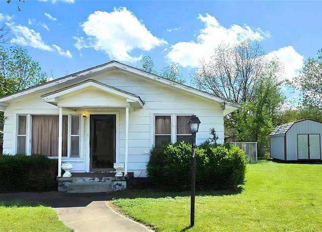 Property at 204 NE 10th Ave, Ardmore, OK 73401, 2 beds, 1.5 baths