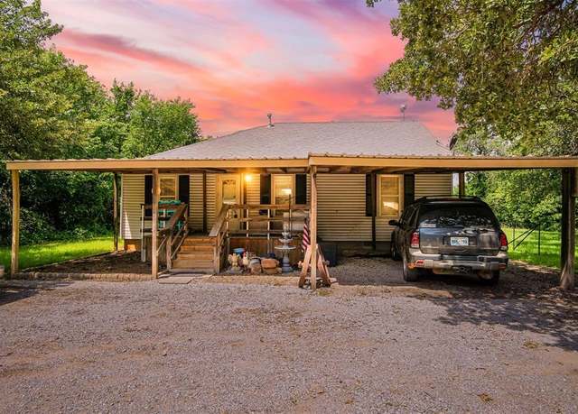 Property at 11451 S Douglas Blvd, Guthrie, OK 73044, 2 beds, 1 bath