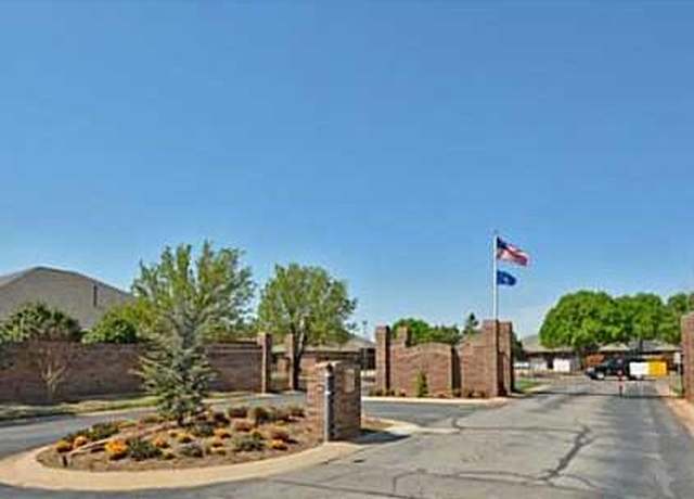 Property at 1801 NW 161st St, Edmond, OK 73013, 3 beds, 2 baths
