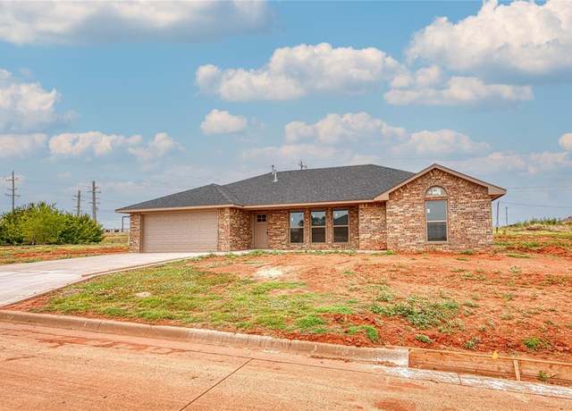 Property at 121 Mulberry Ln, Elk City, OK 73644, 3 beds, 2 baths