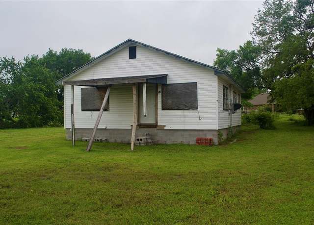 Property at 812 S 1st Ave, Stroud, OK 74079, 2 beds, 1 bath