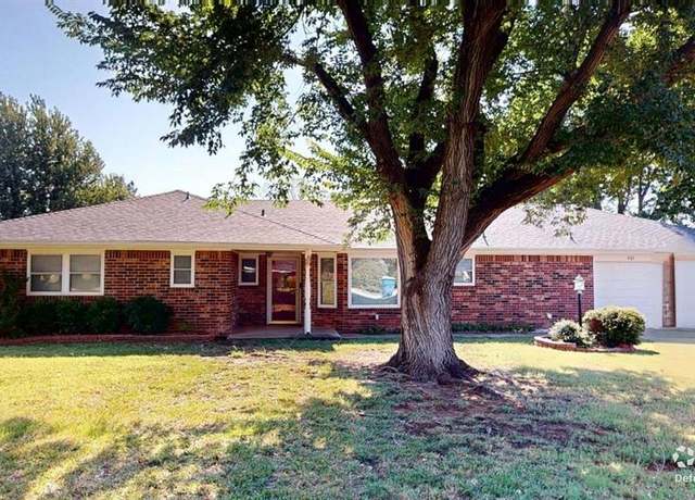 Property at 201 Ridgecrest Dr, Tuttle, OK 73089, 3 beds, 2 baths