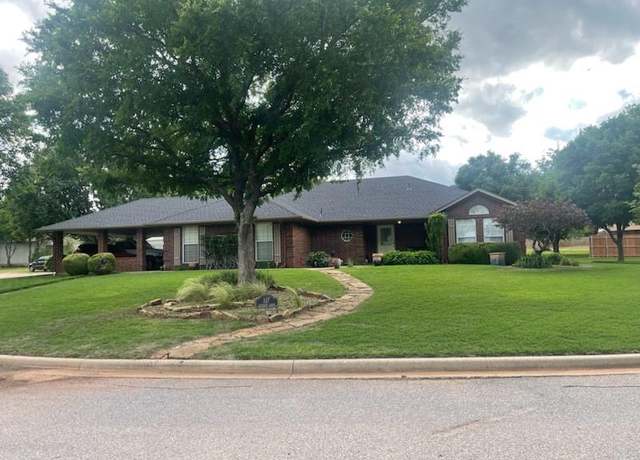 Property at 117 Elmwood Cir, Elk City, OK 73644, 3 beds, 2 baths