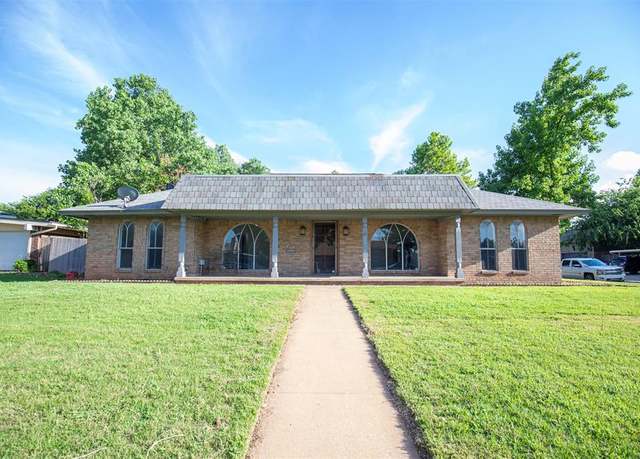 Property at 2328 NW 113th St, Oklahoma City, OK 73120, 4 beds, 2.5 baths