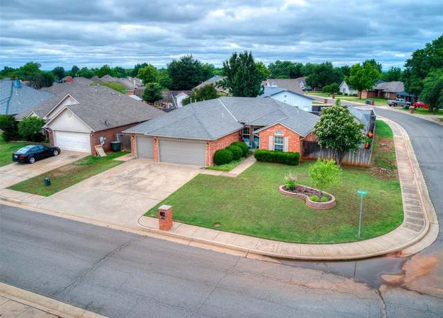 Property at 1813 Richard Dr, Edmond, OK 73003, 3 beds, 2 baths