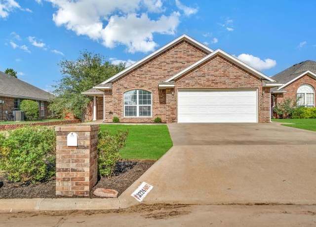Property at 3224 Peacock Ln, Altus, OK 73521, 3 beds, 2 baths