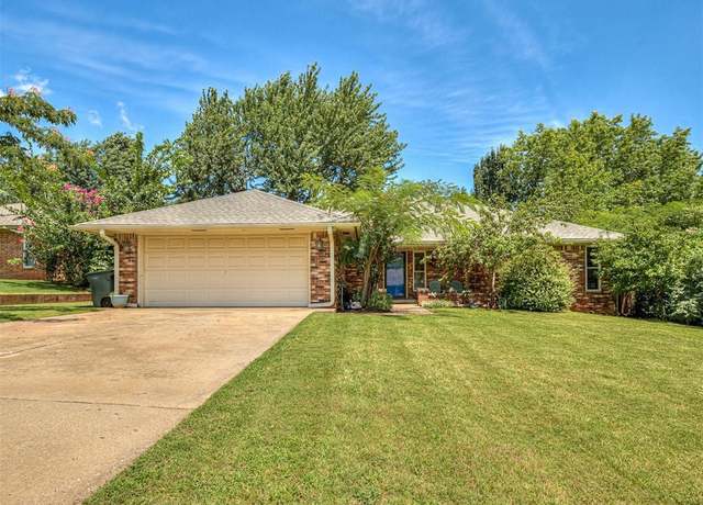 Property at 905 Ridgecrest Rd, Edmond, OK 73013, 3 beds, 2 baths