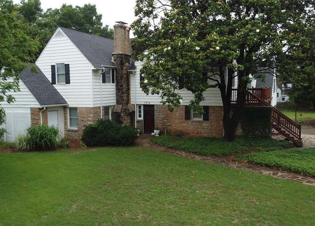 Property at 1712 W University Ave, Stillwater, OK 74074, 3 beds, 2.5 baths