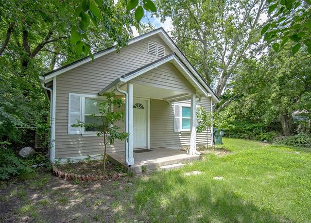 Property at 229 E Johnson St, Norman, OK 73069, 3 beds, 1.5 baths