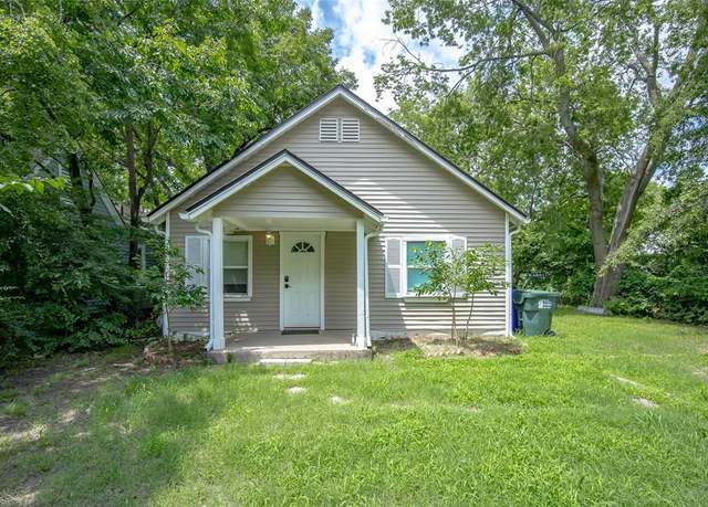 Property at 229 E Johnson St, Norman, OK 73069, 3 beds, 1.5 baths