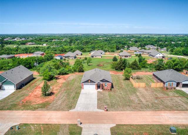 Property at 13136 Mannington Rd, Edmond, OK 73025, 5 beds, 2 baths