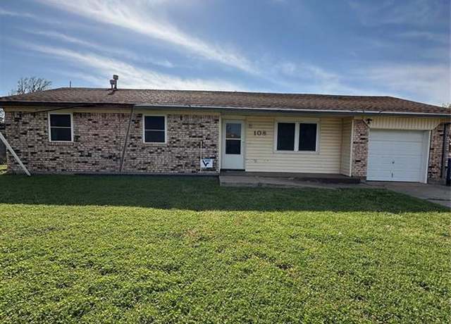 Property at 108 Glenhaven St, Chickasha, OK 73018, 3 beds, 2 baths