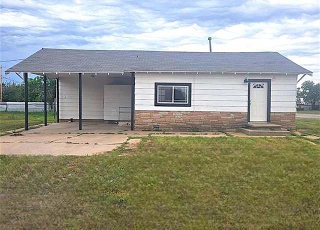 Property at 700 W Elm St, Altus, OK 73521, 2 beds, 1 bath
