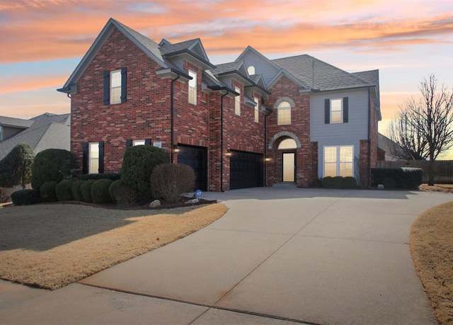 Property at 220 Highland Ter, Norman, OK 73069, 5 beds, 4 baths