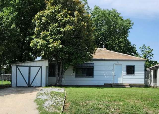 Property at 1213 SW F Ave, Lawton, OK 73501, 3 beds, 1 bath