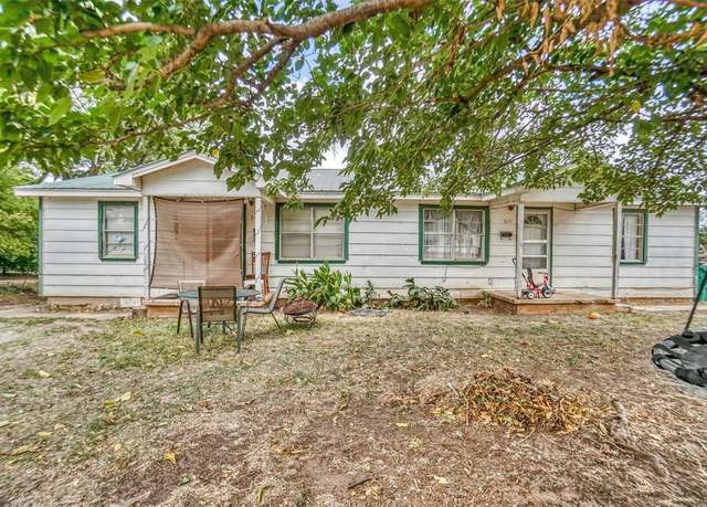 Property at 510 S Louis Tittle Ave, Mangum, OK 73554, 4 beds, 2 baths