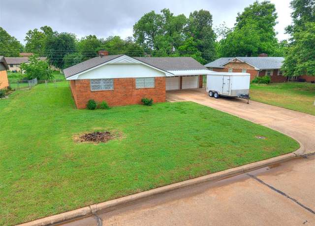 Property at 3305 Oakbrook Dr, Del City, OK 73115, 3 beds, 2 baths