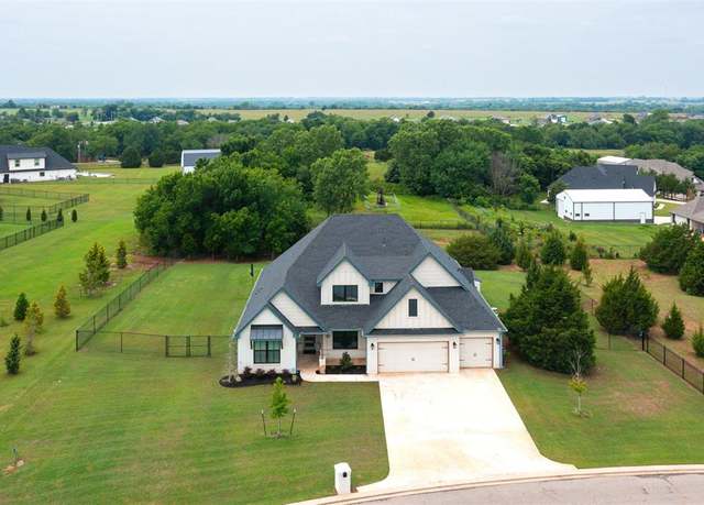 Property at 14242 Fox Lair Ln, Edmond, OK 73025, 3 beds, 2.5 baths