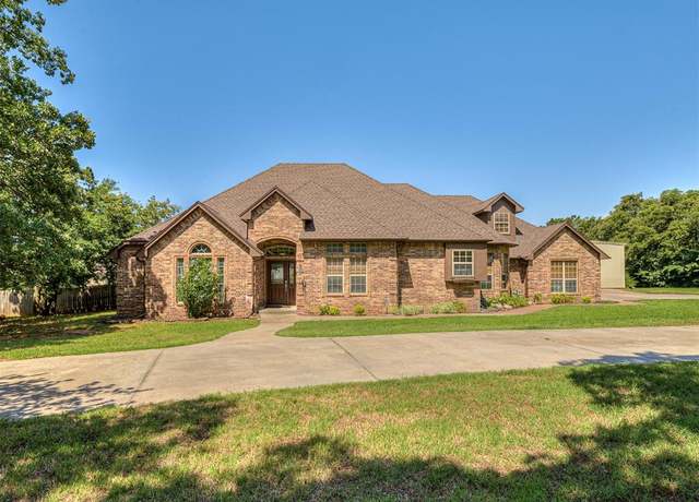 Property at 825 Liveoak Ln, Blanchard, OK 73010, 4 beds, 2.5 baths