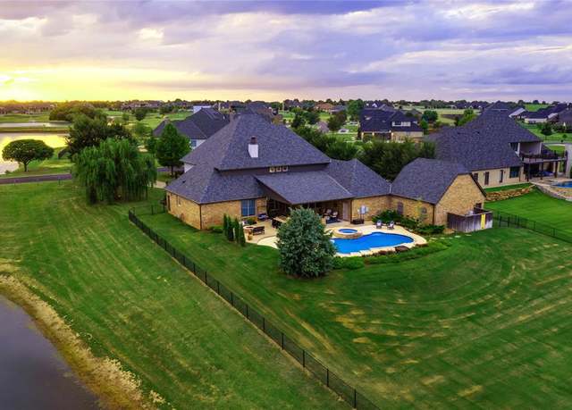 Property at 21581 Villagio Dr, Edmond, OK 73012, 4 beds, 3 baths
