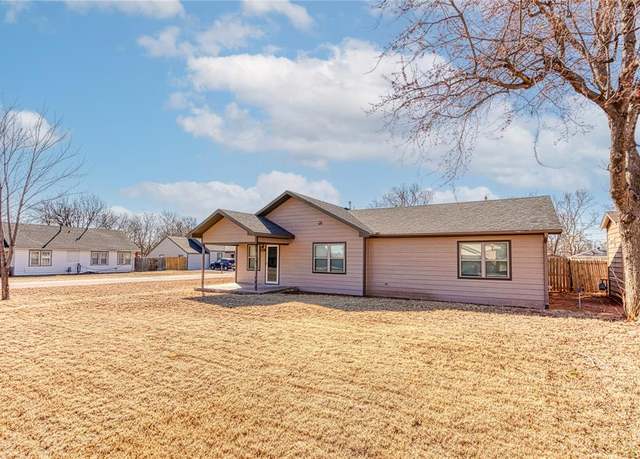Property at 1204 W 5th St, Elk City, OK 73644, 3 beds, 2 baths