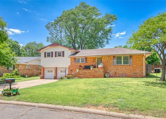 Property at 111 Ramsey Pl, Elk City, OK 73644, 3 beds, 2 baths