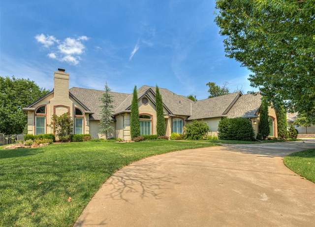 Property at 417 Country Club Dr, Edmond, OK 73025, 4 beds, 2.5 baths
